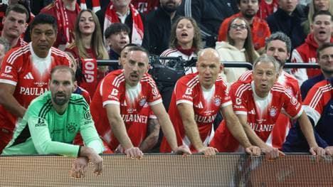 Robben (2. v. r.) und Ribéry (2. v. l.) beim Legends Cup