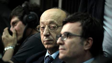 Luciano Moggi (h.) will ins Fußballgeschäft zurückkehren