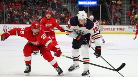 Leon Draisaitl (r.) erzielte für die Edmonton Oilers erneut ein Tor
