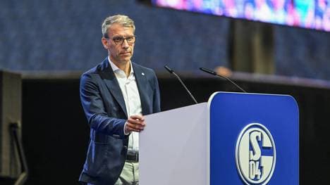 Sportvorstand Peter Knäbel hat mit Schalke 04 große Ziele