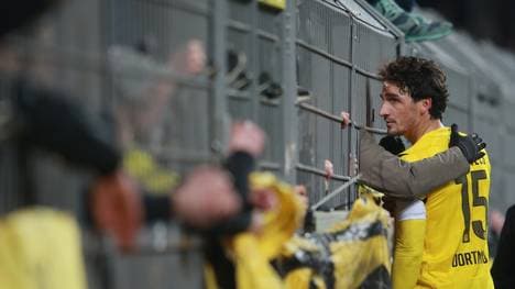 Borussia Dortmund v FC Augsburg - Bundesliga