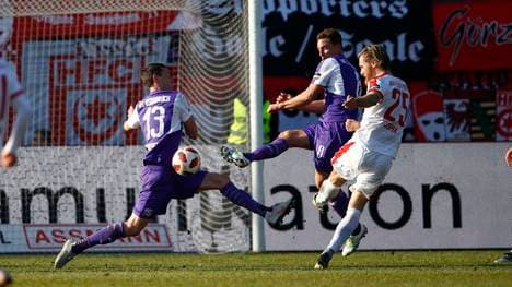 Der VfL Osnabrück hat sich gegen den Hallescher SC durchgesetzt