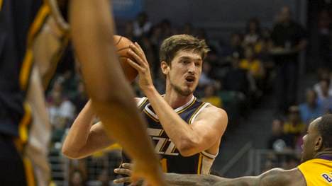 Tibor Pleiß verbuchte vier Punkte und sieben Rebounds