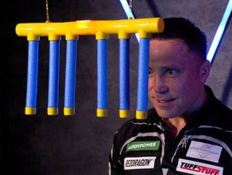 Gerwyn Price unterzieht sich dem Reaktions-Test vor der Darts-WM 2026.