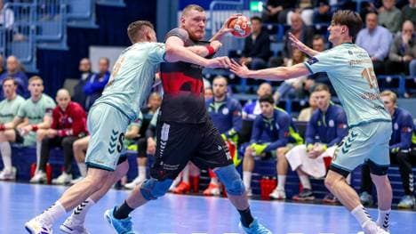 Schwer zu stoppen: Dainis Kristopans (Mi.)