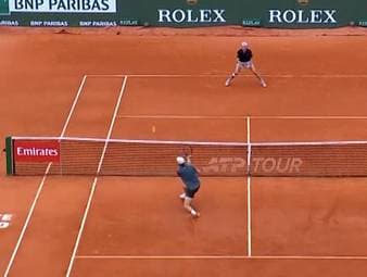 Jannik Sinner ist aktuell kaum zu stoppen. Auch bei seinem Comeback auf Sand lässt der Italiener fast nichts anbrennen.