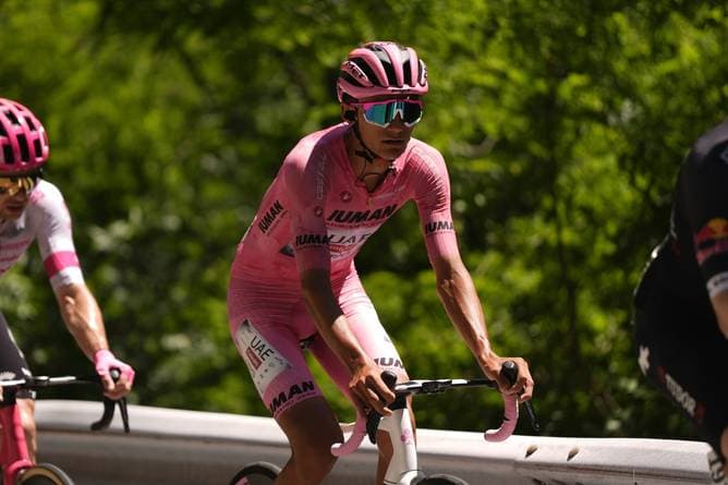 Del Toro pariert Carapaz-Attacke