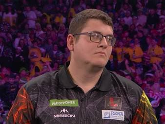 Dominik Grüllich verpasst bei der Darts-WM die große Überraschung. Der Deutsche kämpft sich eindrucksvoll zurück, muss sich am Ende aber dennoch knapp geschlagen geben.