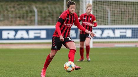 Lena Lotzen hat sich zum dritten Mal in ihrer Karriere das Kreuzband gerissen