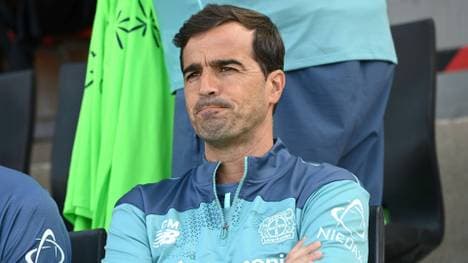Bayer-Trainer Carles Martinez