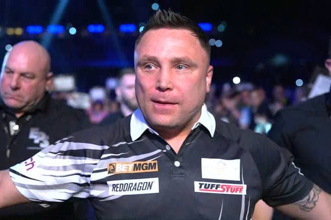 Price irritiert mit neuem Walk-on-Song