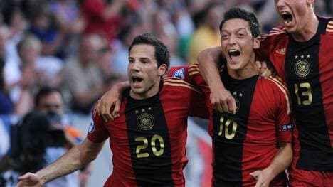Gonzalo Castro (l.) gewann an der Seite von Mesut Özil und Sandro Wagner 2009 die U21-EM