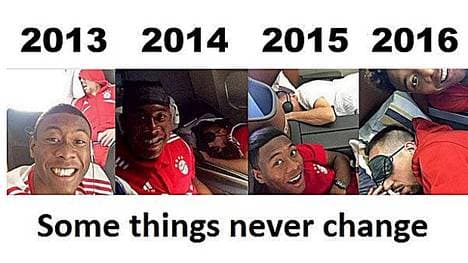 David Alaba macht sich einen Spaß aus dem schlafenden Franck Ribery