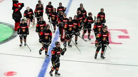 Die Eishockey-Nationalspielerinnen auf der Ehrenrunde