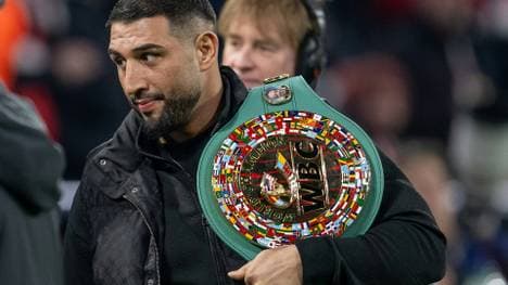 Kabayel mit seinem Weltmeister-Gürtel