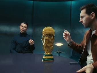 Im Vorfeld der Weltmeisterschaft 2026 sorgt LEGO mit einem spektakulären Werbespot für Aufsehen. Lionel Messi, Cristiano Ronaldo und weitere Top-Stars zeigen sich gemeinsam mit LEGO-Versionen von sich selbst.