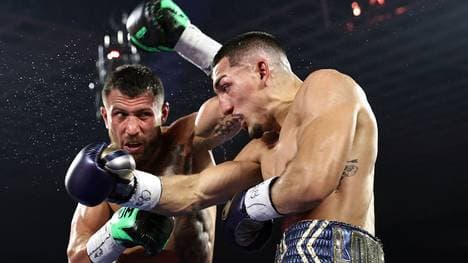 Vasiliy Lomachenko (l.) war bei seinem Kampf laut seinem Manager sehr gehandicapt