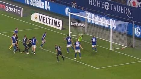 Schalke-Ersatzkeeper Michael Langer wurde gegen Magdeburg zum Helden