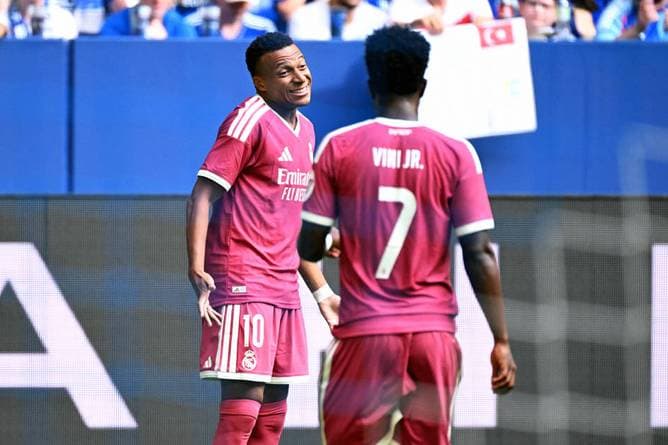 Reals Superstars vermiesen Schalker Jubiläum