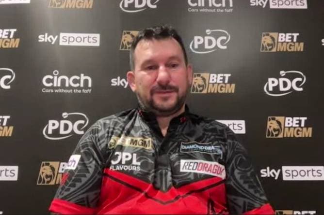 Darts-Star offenbart: "Ich habe Schmerzen"