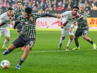 Augsburg schimpft nach umstrittenen Elfmeter