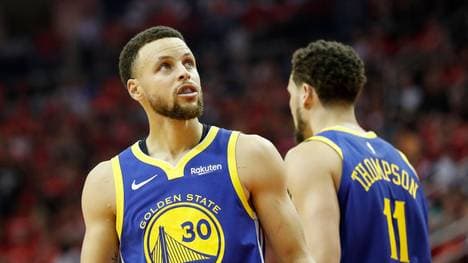 Stephen Curry (l.) muss erneut lange auf seinen kongenialen Partner Klay Thompson verzichten