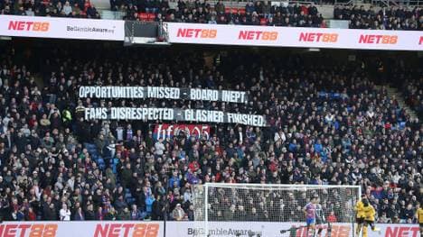 Die Palace-Fans machen ihrem Unmut Luft