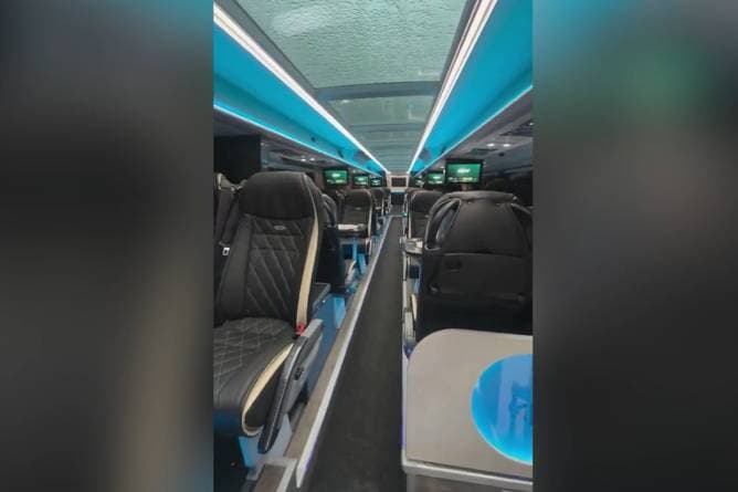 Luxus pur! Dieser Bus bewegt England-Stars