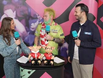 Peter Wright gewinnt seine Erstrunden-Partie gegen Noa-Lynn van Leuven deutlich. Doch der schottische Doppel-Weltmeister machte eine interessante Feststellung - und schickt schon eine Kampfansage gen Deutschland. 