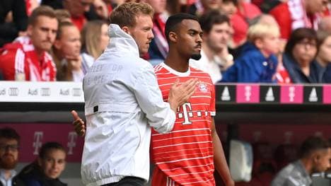 Julian Nagelsmann (l.) würde Ryan Gravenberch gerne mehr spielen lassen