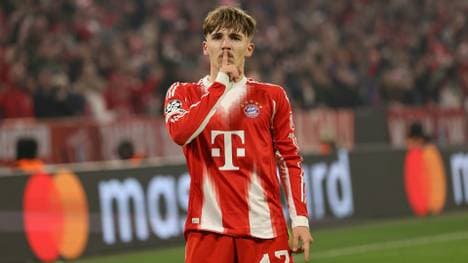 Karl bejubelt seinen Treffer