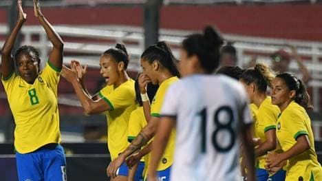 Brasiliens Frauen laufen künftig in eigenen Trikots auf