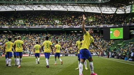 Lucas Paqueta (r.) freut sich zu früh