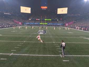 Das Duell zwischen den Seattle Seahawks und den San Francisco 49ers in der Divisional Round der NFL-Playoffs beginnt furios. Mit der ersten Aktion setzen die Hausherren direkt ein Ausrufezeichen.