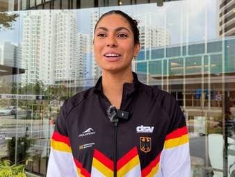 Die 23-jährige Anna Elendt gewinnt Gold bei der Schwimm-Weltmeisterschaft in Singapur. SPORT1 verrät sie, wie hart sie für diesen Weg kämpfte. 