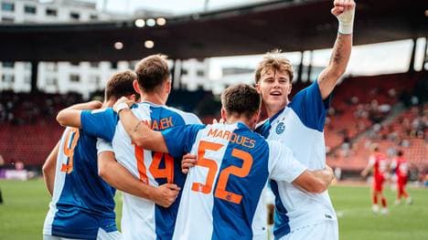 Jonathan Asp Jensen und Lovro Zvonarek treffen beide für die Grasshoppers