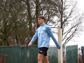 Mit nur 16 Jahren ist Kennet Eichhorn schon Stammspieler bei Hertha BSC und stellte damit Rekorde auf.