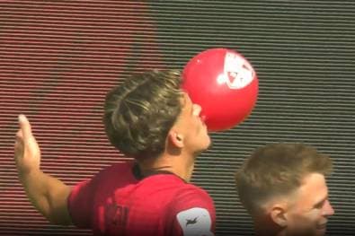 Kurioser Luftballon-Jubel nach Traum-Premiere