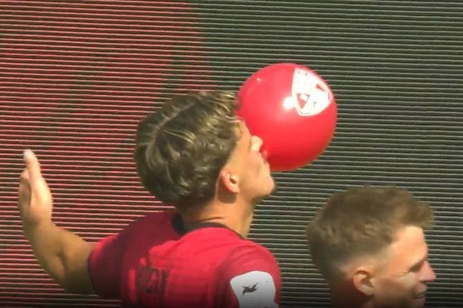 Kurioser Luftballon-Jubel nach Traum-Premiere