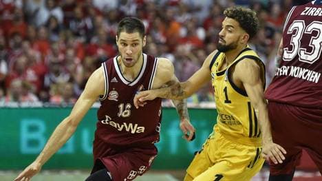 Joshiko Saibou (r.) heuert in Frankreich an