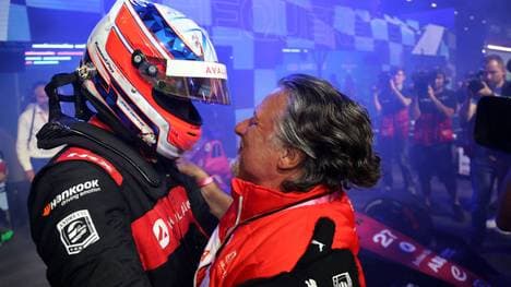 Michael Andretti (r., mit Formel-E-Champ Jake Dennis) strebt mit seinem Team auch in die Formel 1