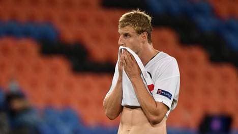 Frankfurts Martin Hinteregger ist seine Enttäuschung nach der Partie anzumerken