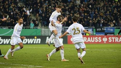 Saarbrücken schlägt Frankfurt und steht im Viertelfinale