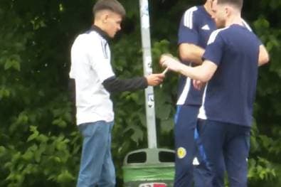 Ohne Security! Liverpool-Star vor EM so nah wie nie