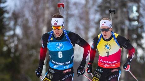 Die Entwicklung von Sturla Holm Lägreid (l.) ist für Ex-Biathlet Dmitry Vasilyev verdächtig