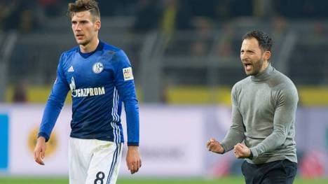 Leon Goretzka (l.) und Domenico Tedesco (r.) 