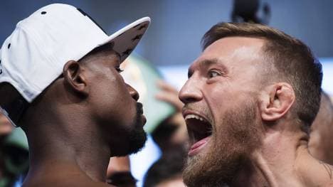 Floyd Mayweather (l.) und Conor McGregor lieferten sich im Vorfeld des Kampfes immer wieder hitzige Wortgefechte