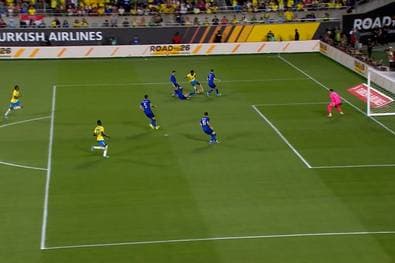 Zauber-Vorlage! Hier düpiert Vini Jr. die ganze Abwehr