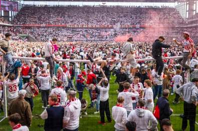 Irre Bilder! In Köln gibt's kein Halten mehr