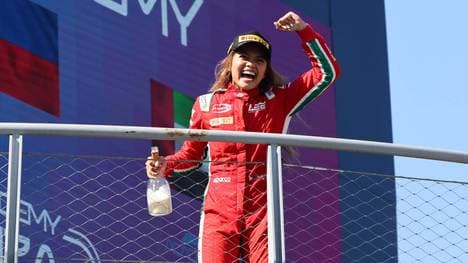 Bianca Bustamante ist eine McLaren-Nachwuchspilotin